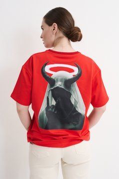Жіноча футболка з принтом Devilish woman 123-3 фото